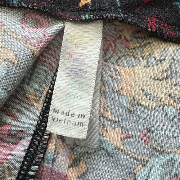 LulaRoe SZ OS multicolored abstract print leggings on black background - Picture 3 of 3